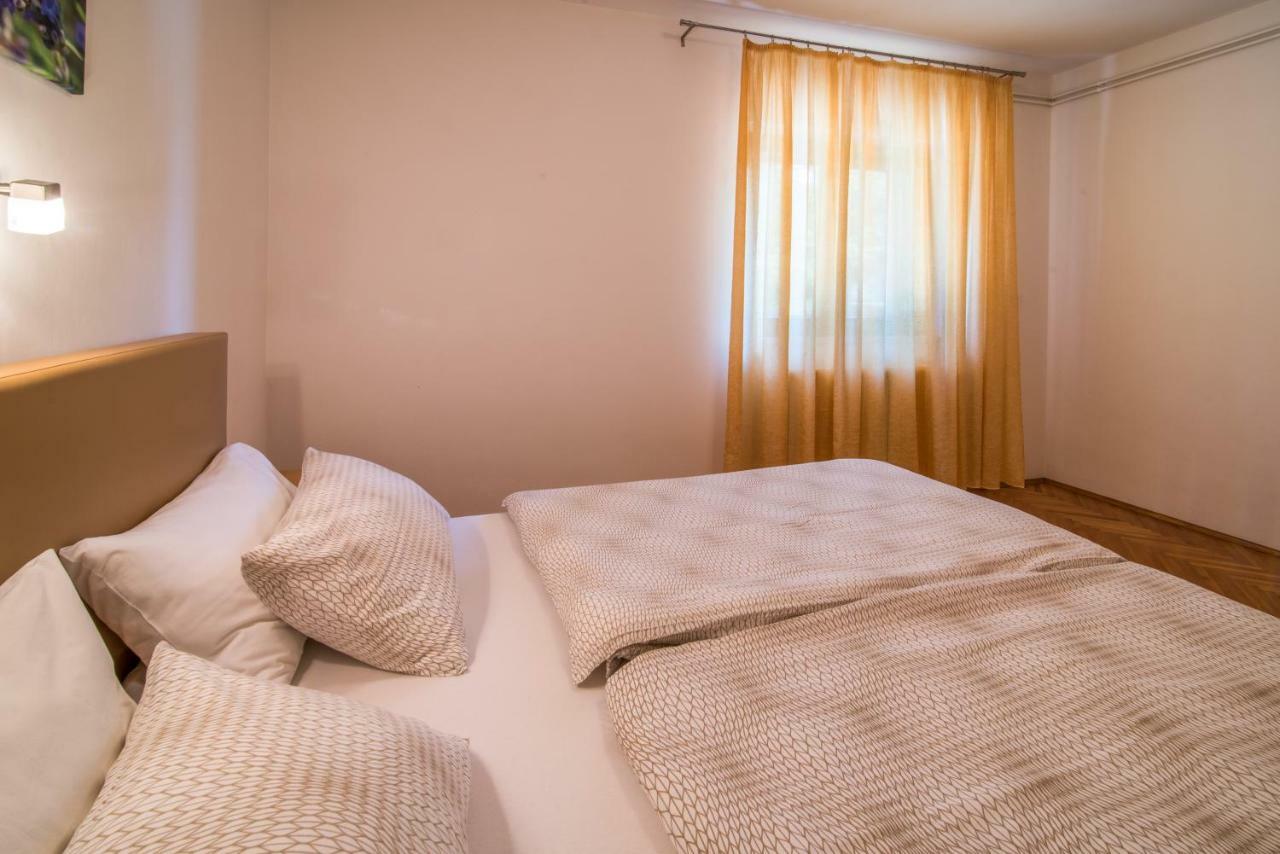 Apartments Marija & Anton Malinska Extérieur photo