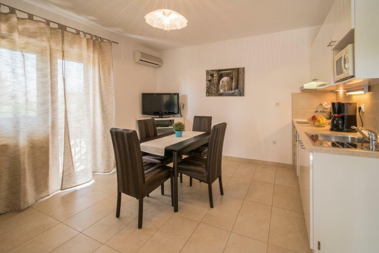 Apartments Marija & Anton Malinska Extérieur photo