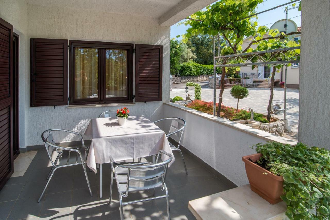 Apartments Marija & Anton Malinska Extérieur photo