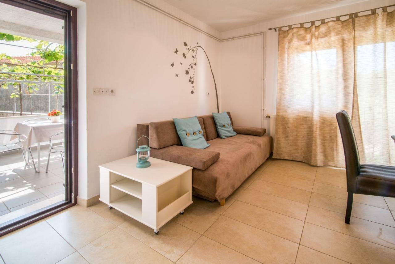 Apartments Marija & Anton Malinska Extérieur photo
