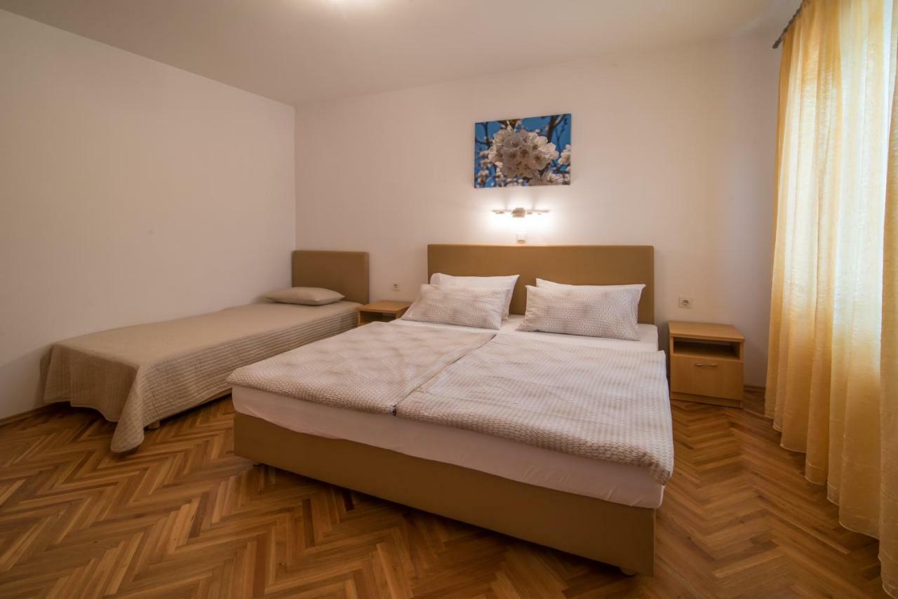 Apartments Marija & Anton Malinska Extérieur photo